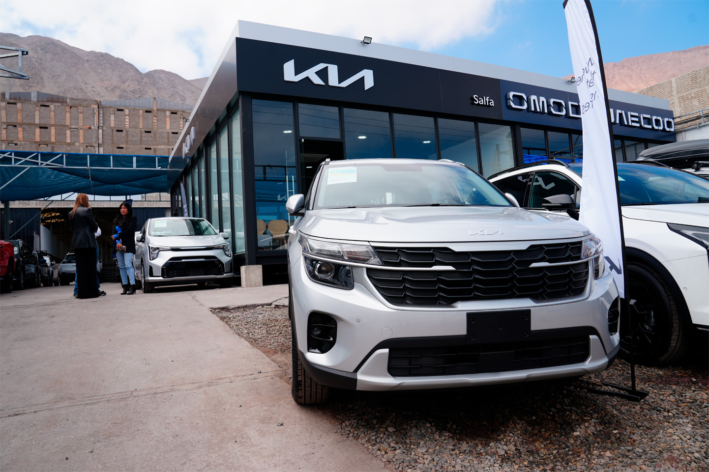 Sucursal Salfa Kia en Iquique con vehículos de la nueva generación Kia 2026 disponibles para test drive.