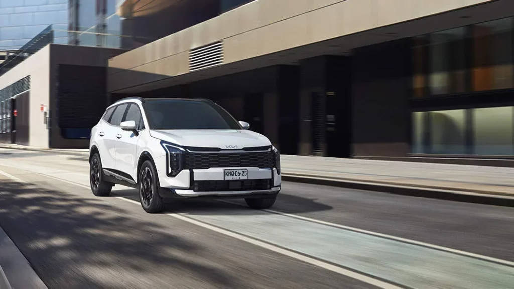 Detalle de los sistemas de asistencia a la conducción de la Kia Sportage 2026, evidenciando sus tecnologías de seguridad activa y pasiva.